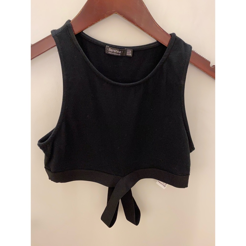 Never worn black crop top🖤